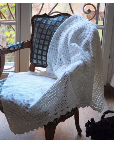 Ancien grand napperon au crochet fait main en coton blanc