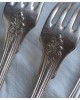 Lot, 2 cuillères, 2 fourchettes, Christofle métal argenté décor fleur. 4 pièces