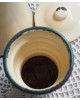クリーム色の琺瑯製コーヒーポット