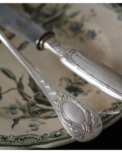 Couteau métal argenté Christofle Paris+1 fourchette métal argenté et 1 porte couteau en verre forme pyramidale