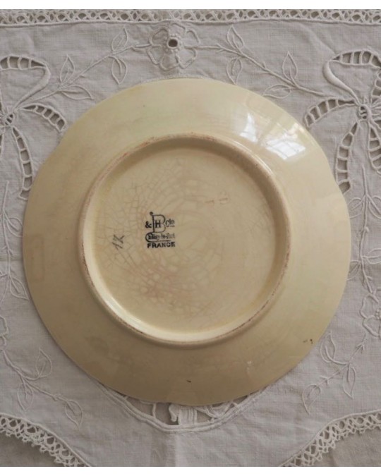 Assiette barbotine décor mures Choisy le roi HB & Cie Assiette barbotine décor mures Choisy le roi HB & Cie