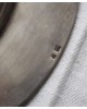 Petit plateau en métal argenté avec des poinçons RM, 6