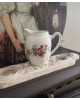 Pot à lait decor roses et oiseau, marque A.V. france