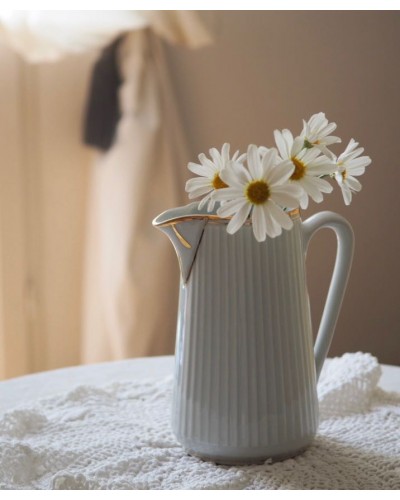 Pichet à fleurs, couleur blanche porcelaine