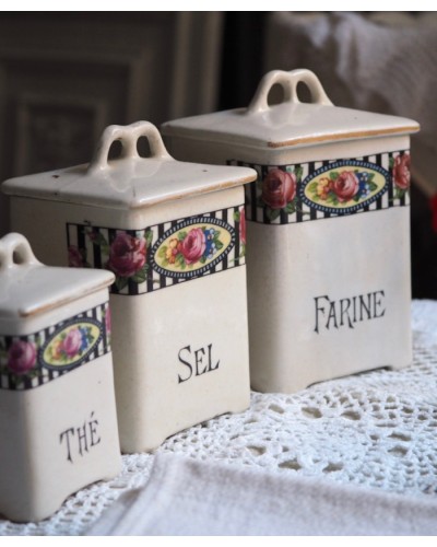 Lot 3 canisters avec couvercle faience