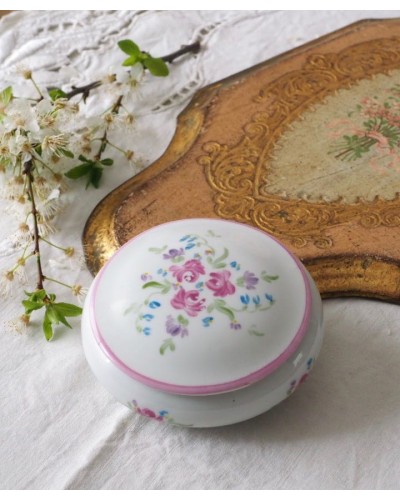 ROSE PATTERN JEWELRY BOX IN LIMOGES